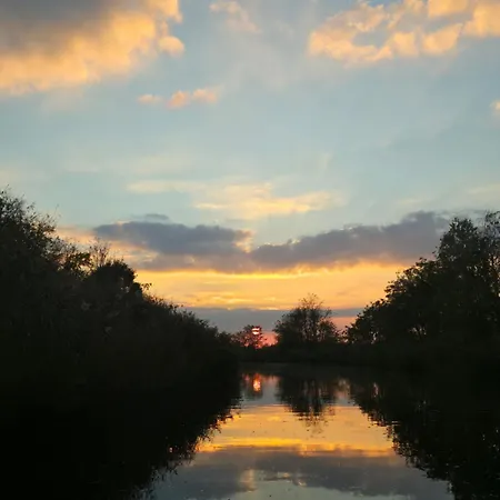 Kuca Od Slame Panonski Mornar * Monostorszeg