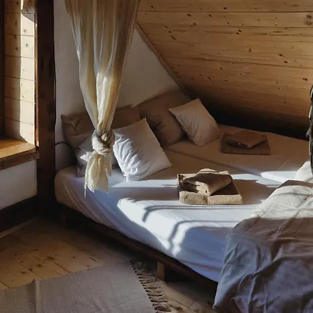 Nyaraló Kuca Od Slame Panonski Mornar Monostorszeg