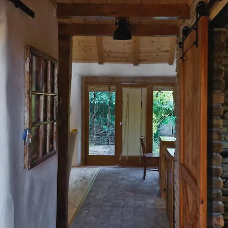 Kuca Od Slame Panonski Mornar * Monostorszeg