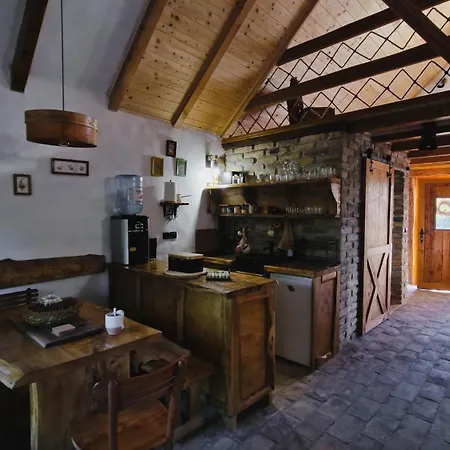 Kuca Od Slame Panonski Mornar *