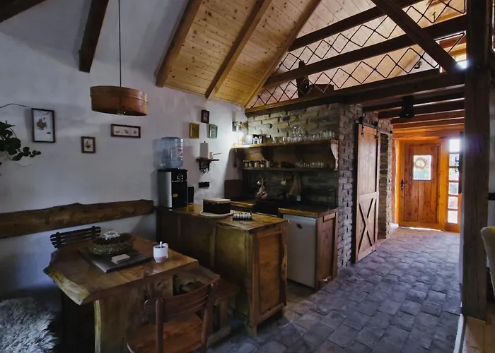 Kuca Od Slame Panonski Mornar *